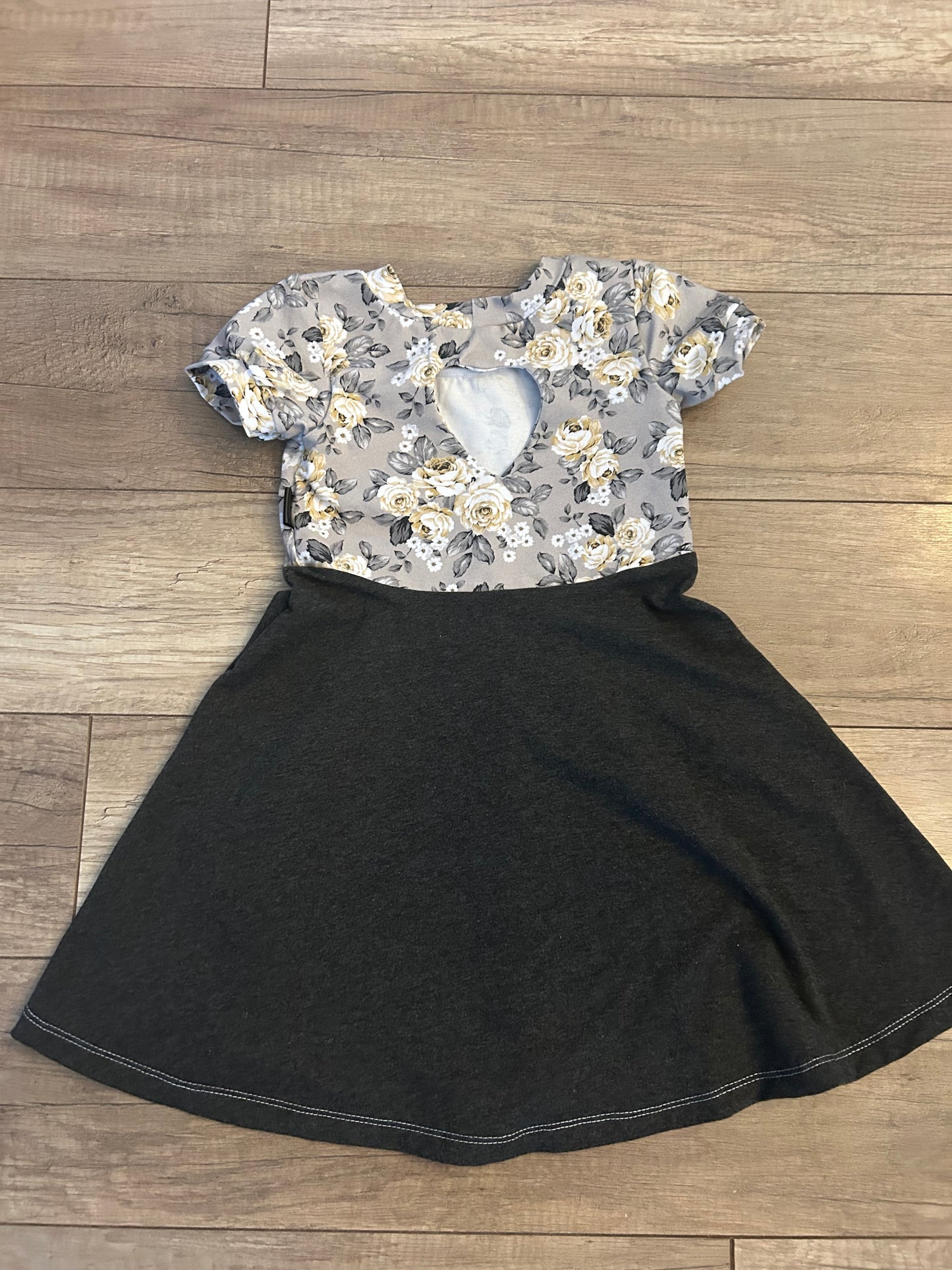 robe fleurs gris/jaune 3-6 ans